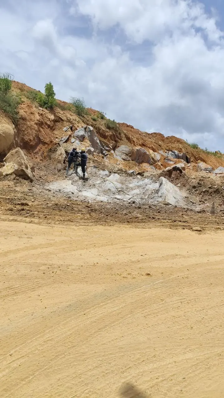 Terreno rebaixado e preparado para a construção dos residenciais da MRV