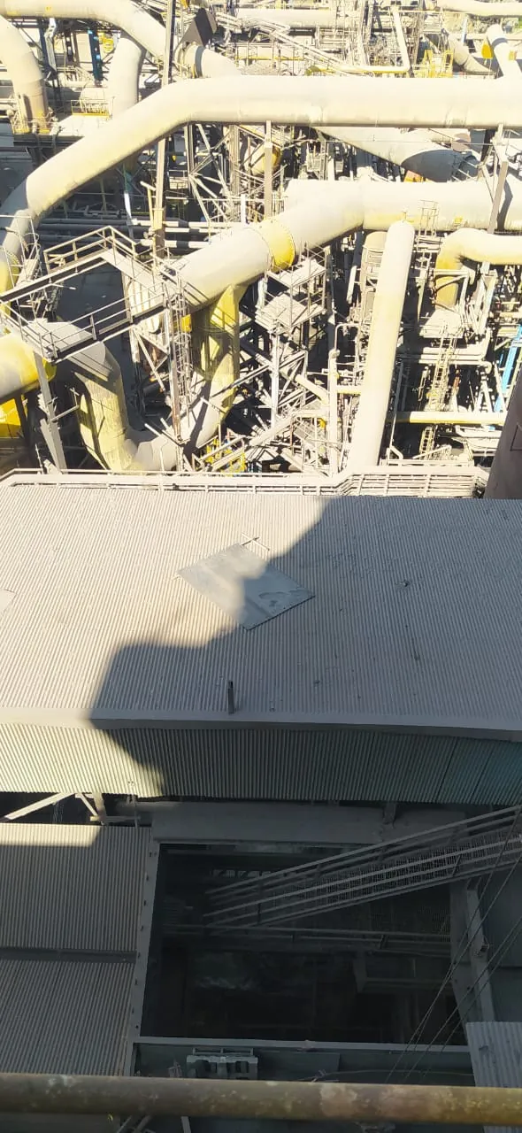 Tubulações e estruturas no entorno do AF-2 da CSN